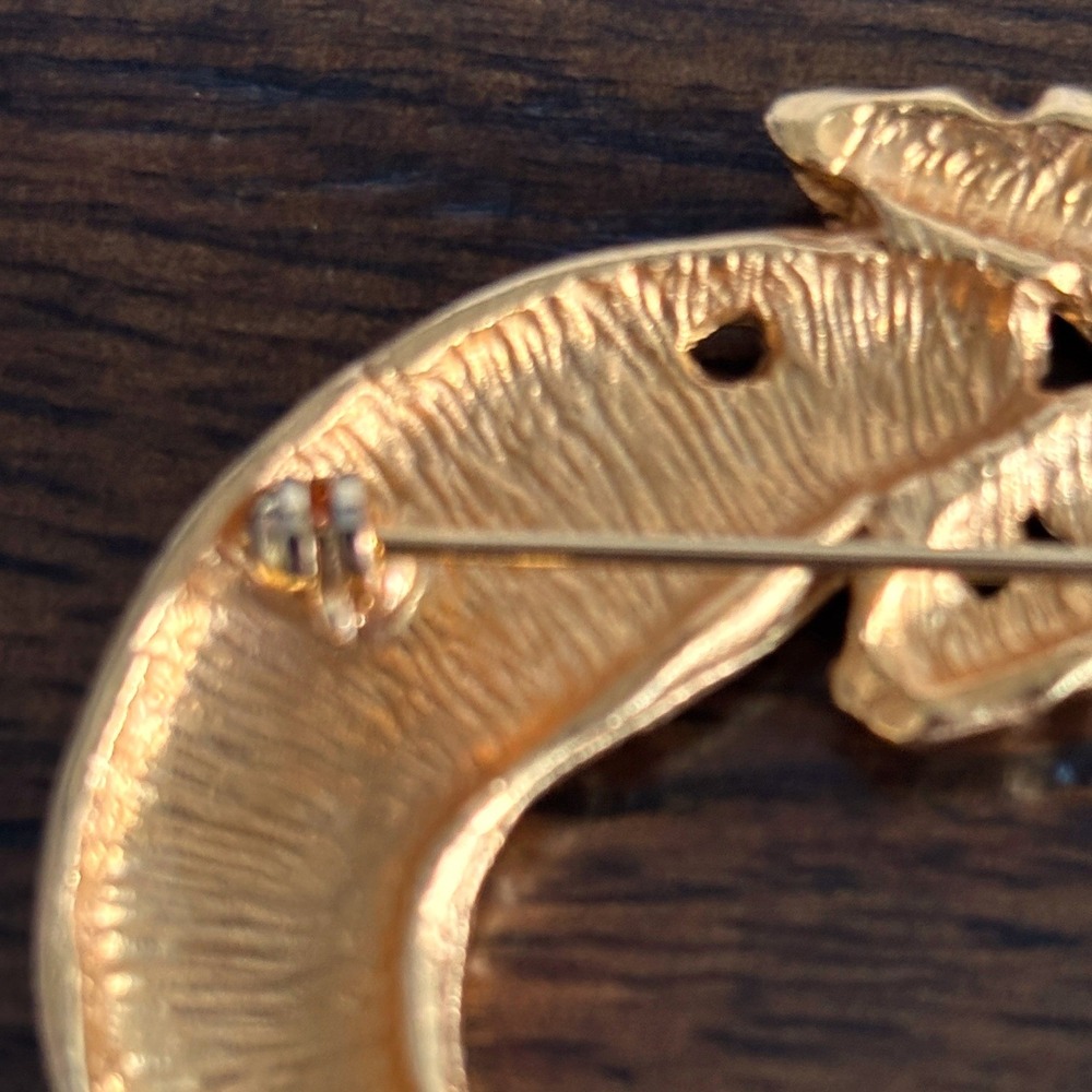 Vtg 3 Koi Fish Wreath Brooch Goldtone Asian Figural Pin Chic Whimsical Retro - Picture 8 of 11